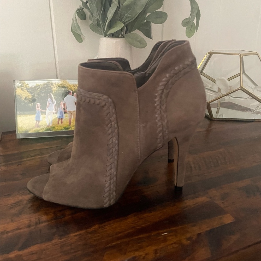 Vince Camuto peep toe